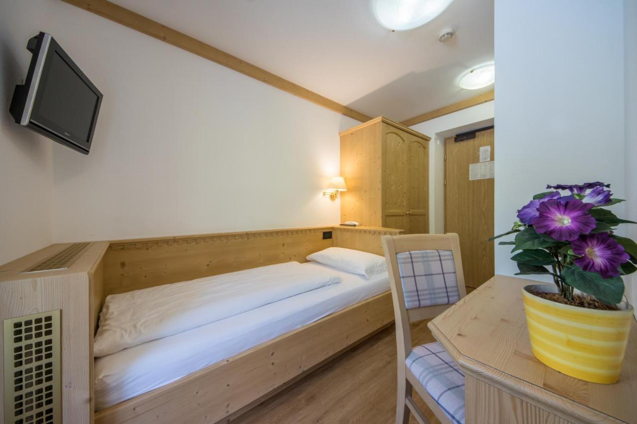 Garni Miriam Hotel La Villa  Bagian luar foto